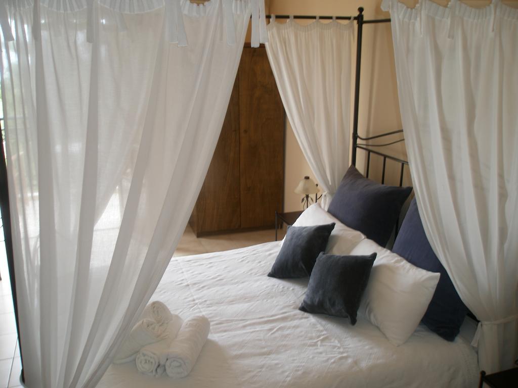 Foivos 2 Hotel ยีธิโอ ห้อง รูปภาพ